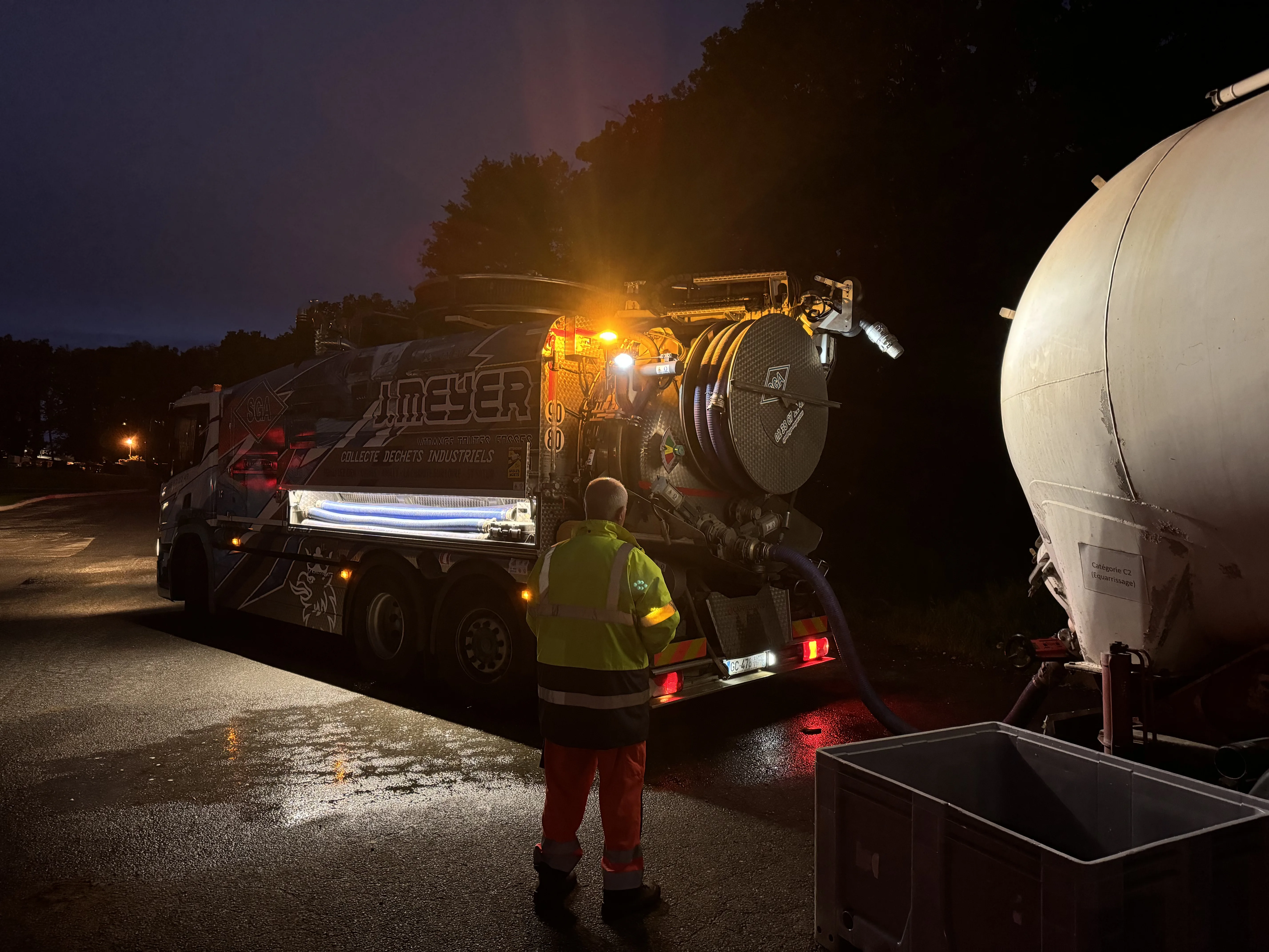Vidange nocturne SGA J.Meyer sur site