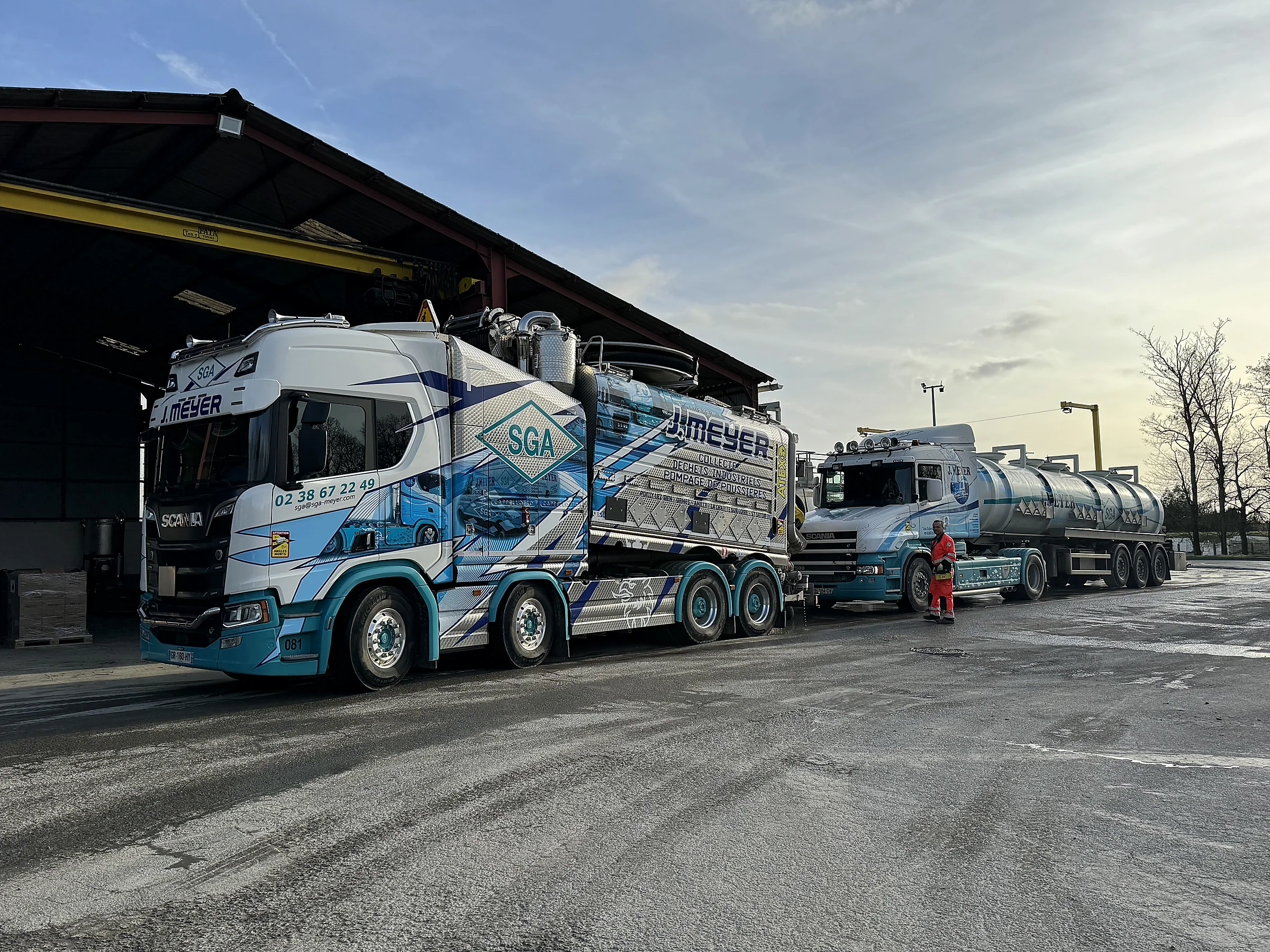 Camion SGA J.Meyer en intervention pour le traitement de déchets pathogènes à Gien