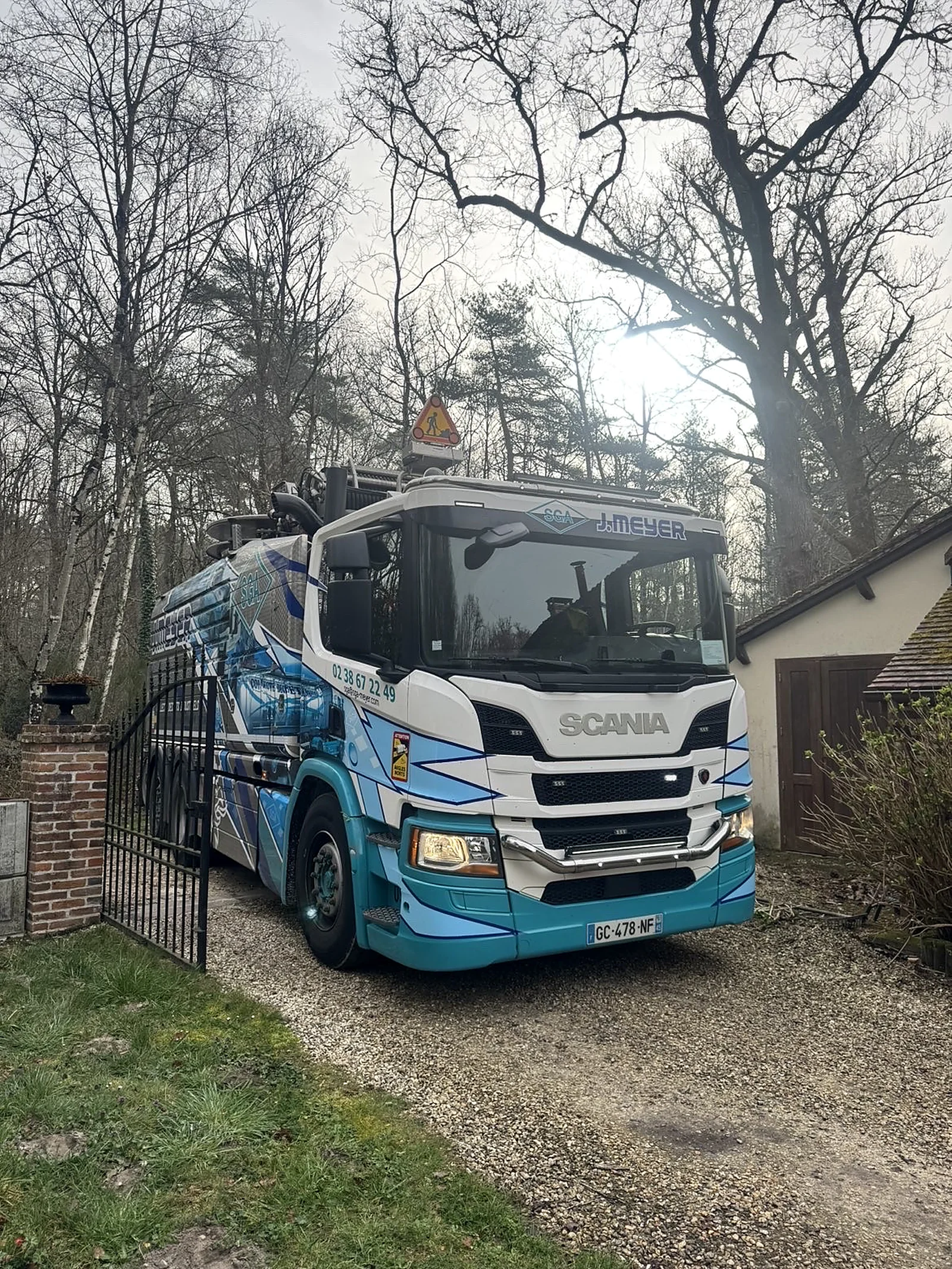 Camion citerne SGA J.Meyer prêt pour intervention